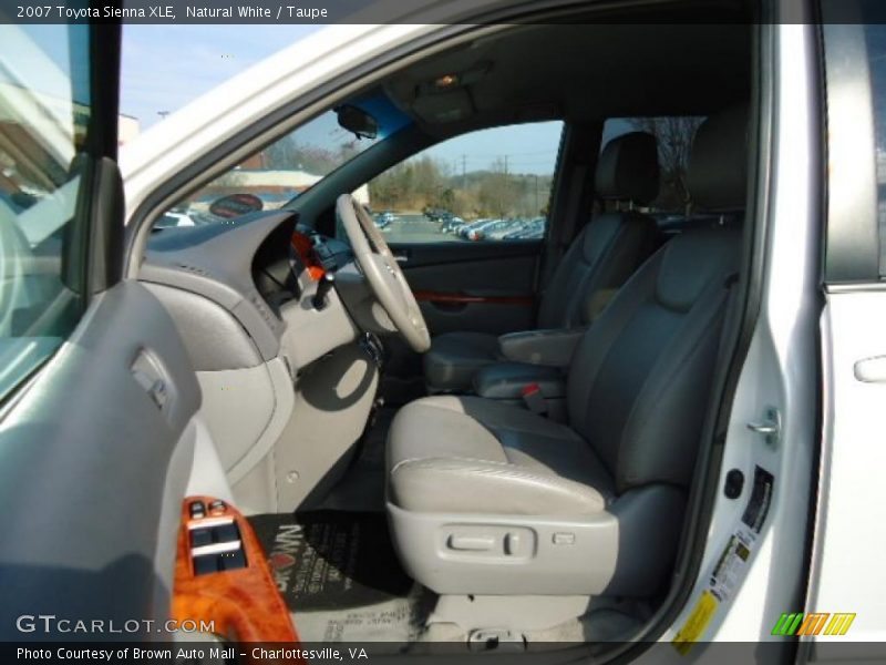 Natural White / Taupe 2007 Toyota Sienna XLE