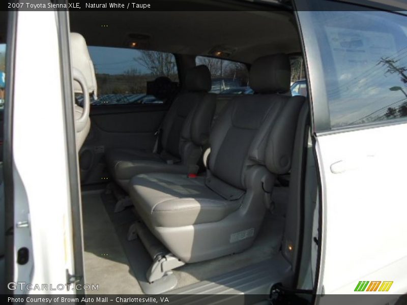 Natural White / Taupe 2007 Toyota Sienna XLE