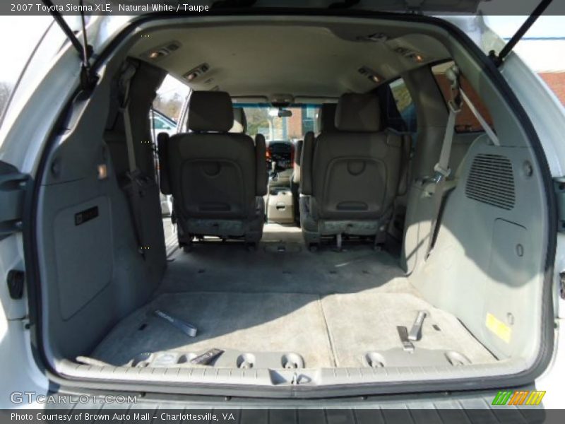 Natural White / Taupe 2007 Toyota Sienna XLE