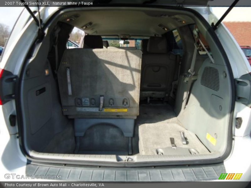 Natural White / Taupe 2007 Toyota Sienna XLE