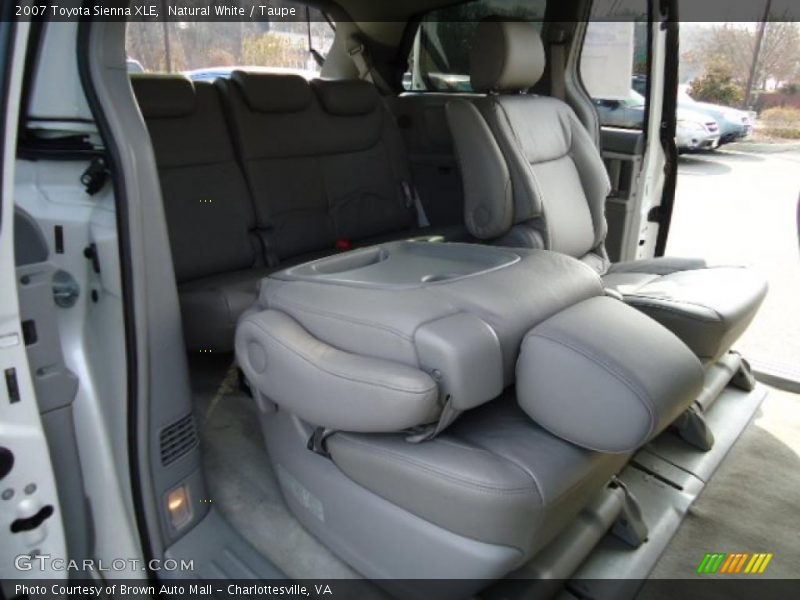 Natural White / Taupe 2007 Toyota Sienna XLE