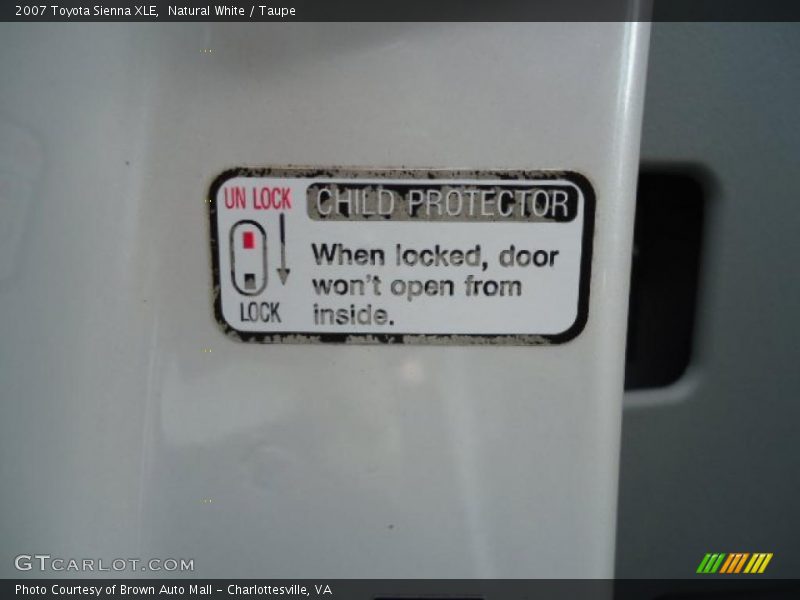 Natural White / Taupe 2007 Toyota Sienna XLE