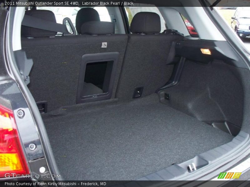  2011 Outlander Sport SE 4WD Trunk