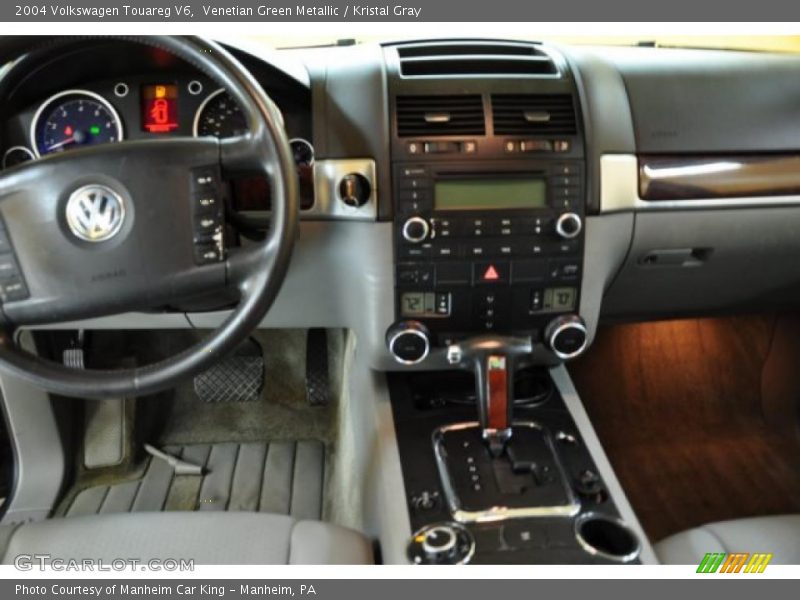 Venetian Green Metallic / Kristal Gray 2004 Volkswagen Touareg V6