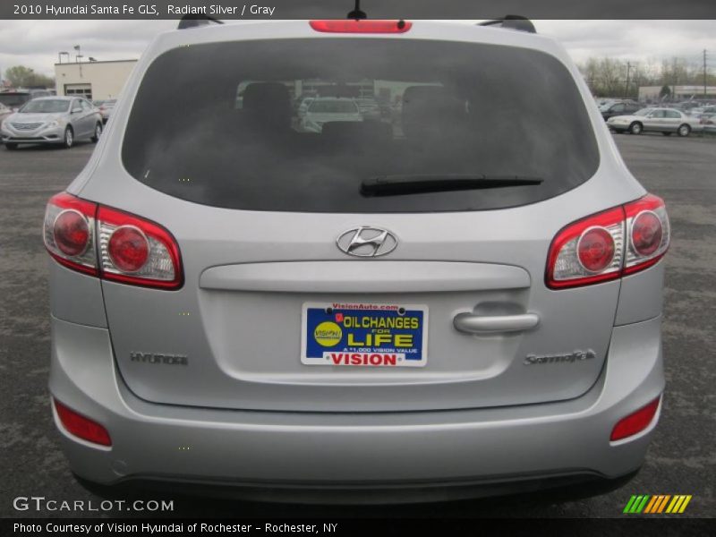 Radiant Silver / Gray 2010 Hyundai Santa Fe GLS