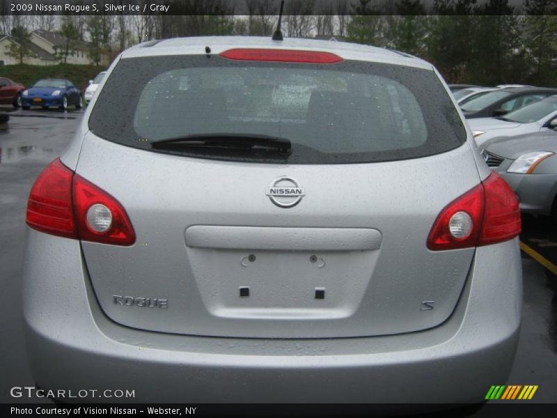 Silver Ice / Gray 2009 Nissan Rogue S