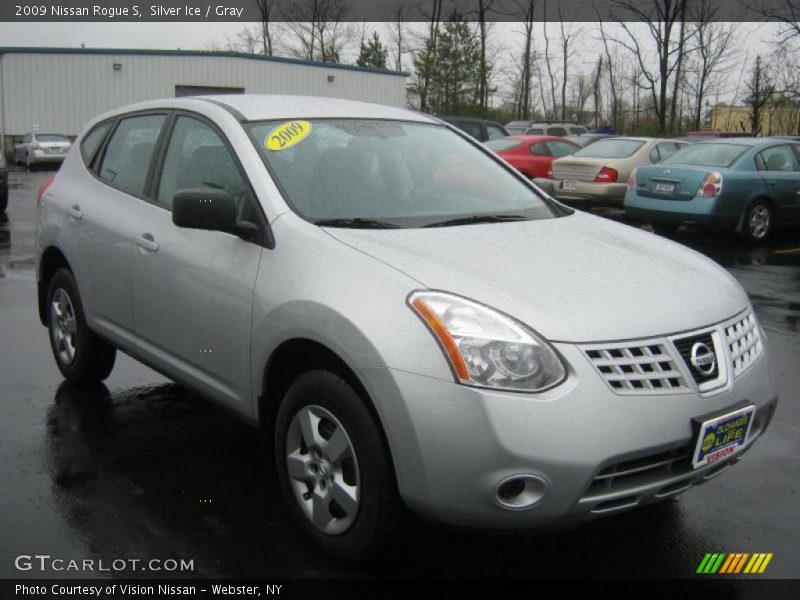 Silver Ice / Gray 2009 Nissan Rogue S