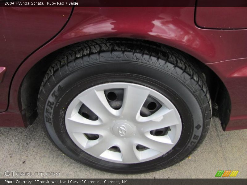 Ruby Red / Beige 2004 Hyundai Sonata
