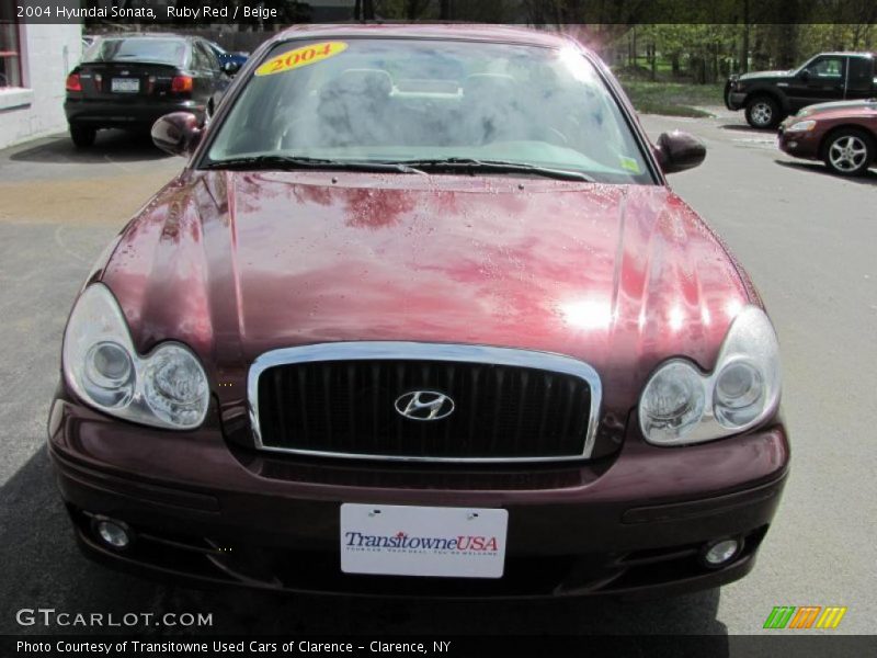 Ruby Red / Beige 2004 Hyundai Sonata