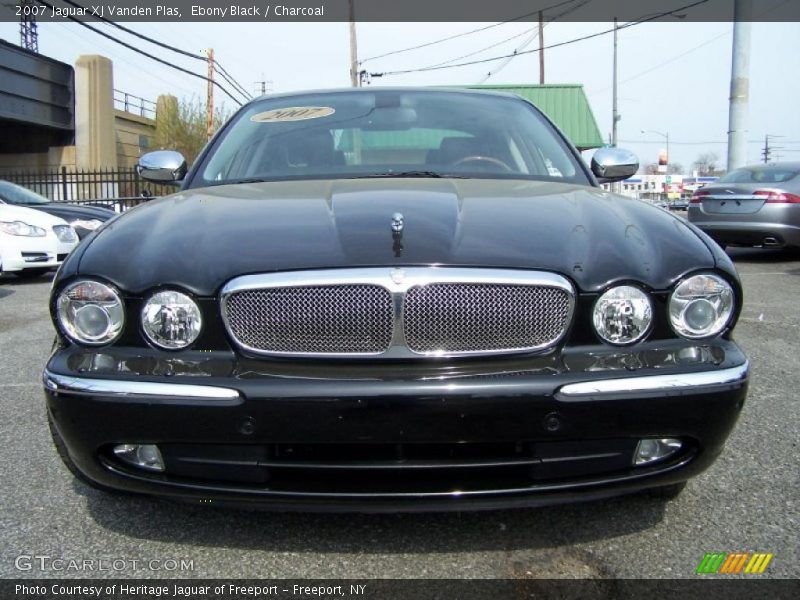 Ebony Black / Charcoal 2007 Jaguar XJ Vanden Plas