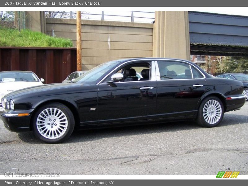 Ebony Black / Charcoal 2007 Jaguar XJ Vanden Plas