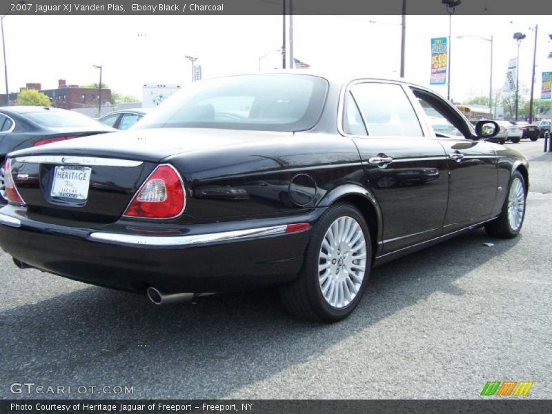 Ebony Black / Charcoal 2007 Jaguar XJ Vanden Plas