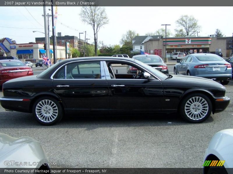 Ebony Black / Charcoal 2007 Jaguar XJ Vanden Plas