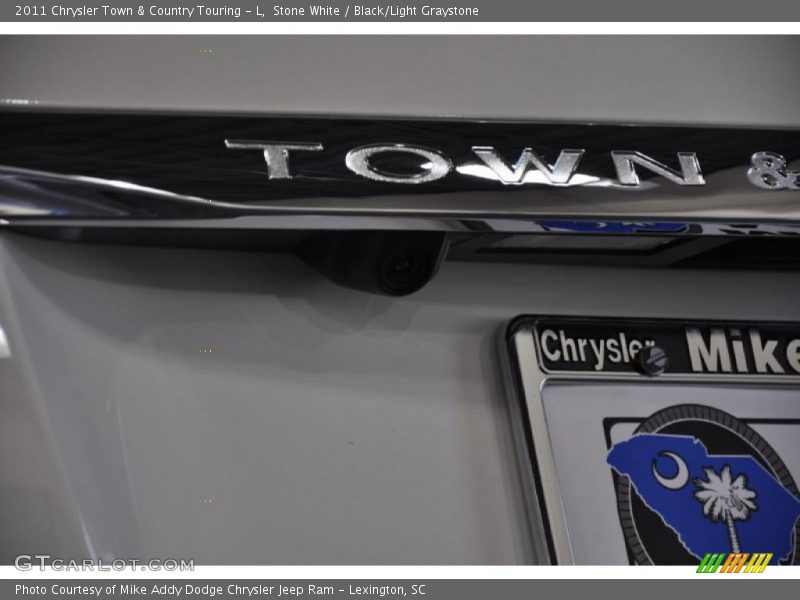 Stone White / Black/Light Graystone 2011 Chrysler Town & Country Touring - L