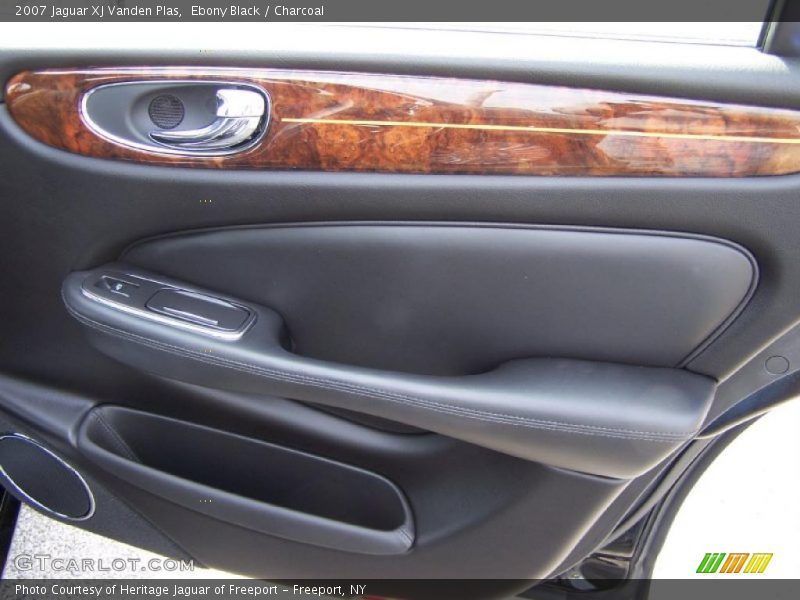 Ebony Black / Charcoal 2007 Jaguar XJ Vanden Plas