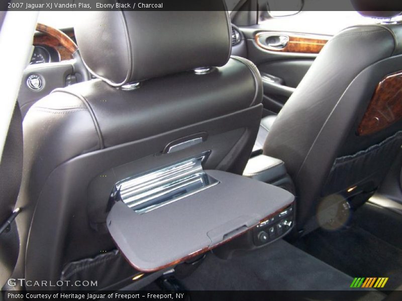 Ebony Black / Charcoal 2007 Jaguar XJ Vanden Plas