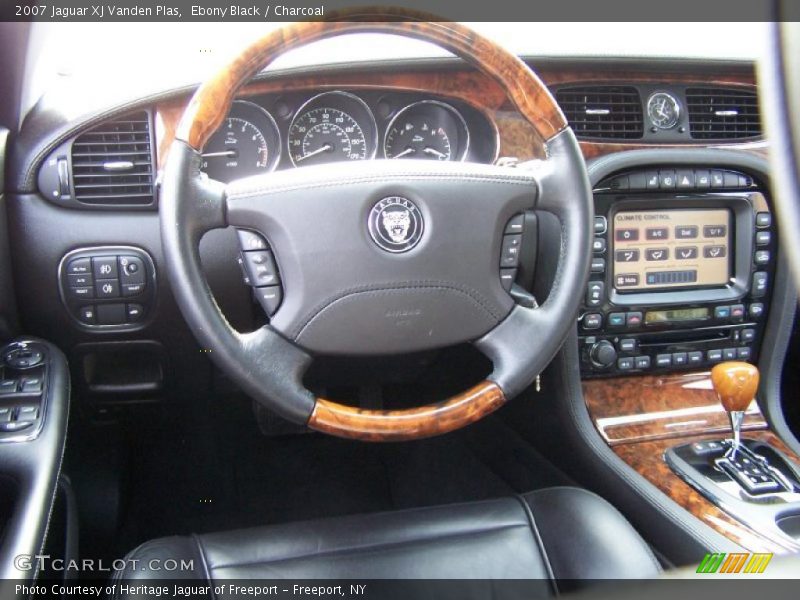 Ebony Black / Charcoal 2007 Jaguar XJ Vanden Plas