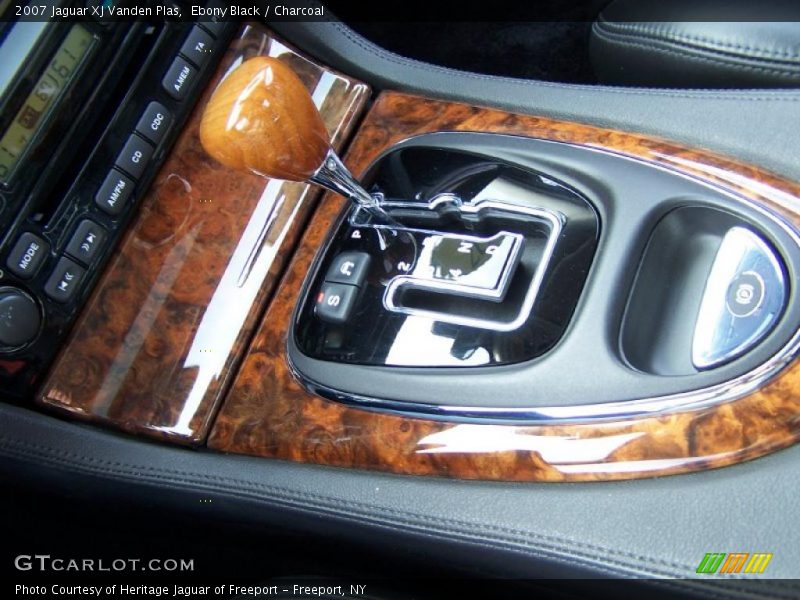 Ebony Black / Charcoal 2007 Jaguar XJ Vanden Plas