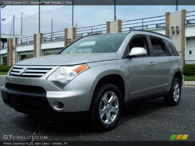 Front 3/4 View of 2008 XL7 