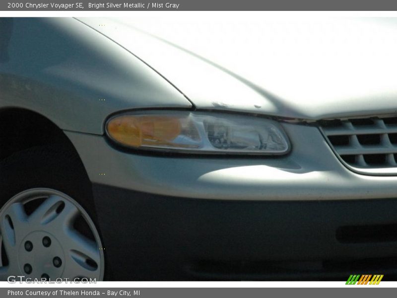 Bright Silver Metallic / Mist Gray 2000 Chrysler Voyager SE