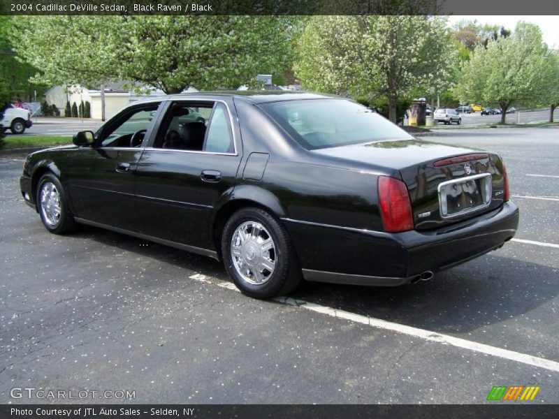 Black Raven / Black 2004 Cadillac DeVille Sedan
