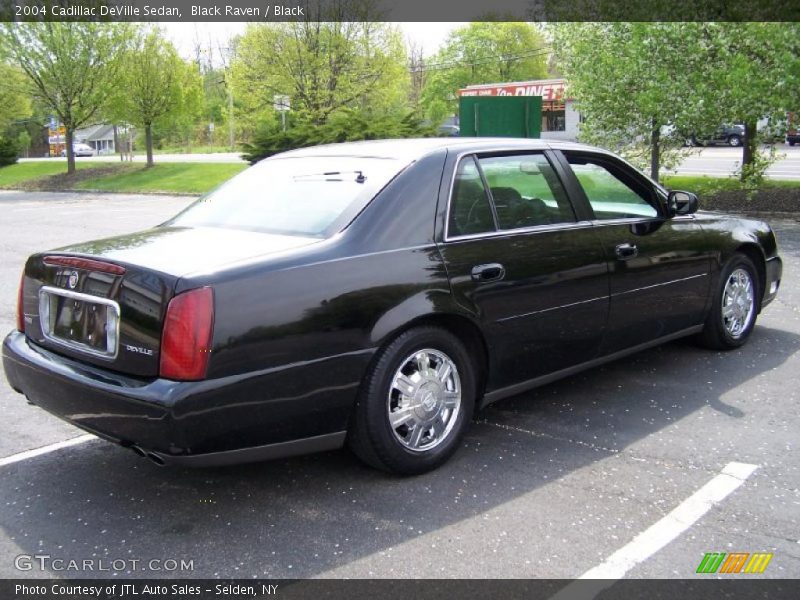 Black Raven / Black 2004 Cadillac DeVille Sedan
