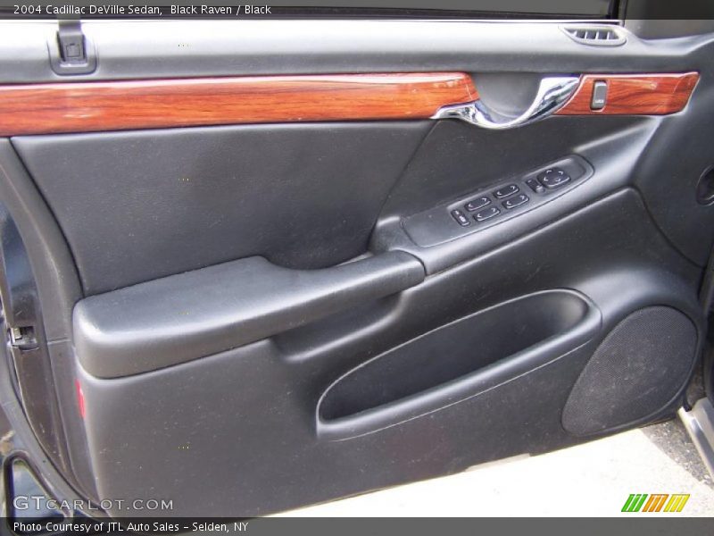 Black Raven / Black 2004 Cadillac DeVille Sedan