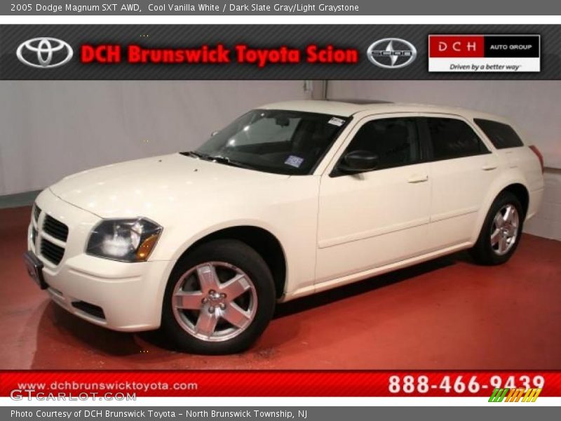 Cool Vanilla White / Dark Slate Gray/Light Graystone 2005 Dodge Magnum SXT AWD