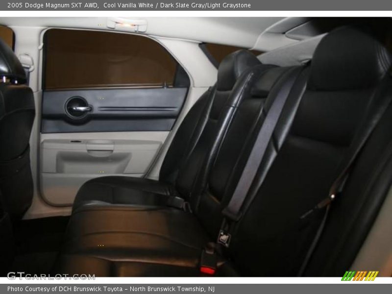 Cool Vanilla White / Dark Slate Gray/Light Graystone 2005 Dodge Magnum SXT AWD