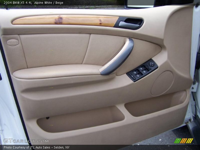 Alpine White / Beige 2004 BMW X5 4.4i