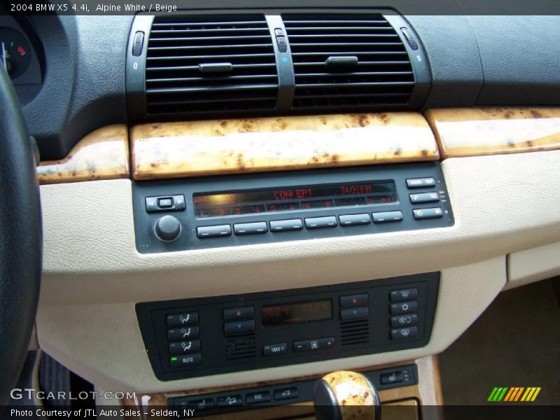Alpine White / Beige 2004 BMW X5 4.4i