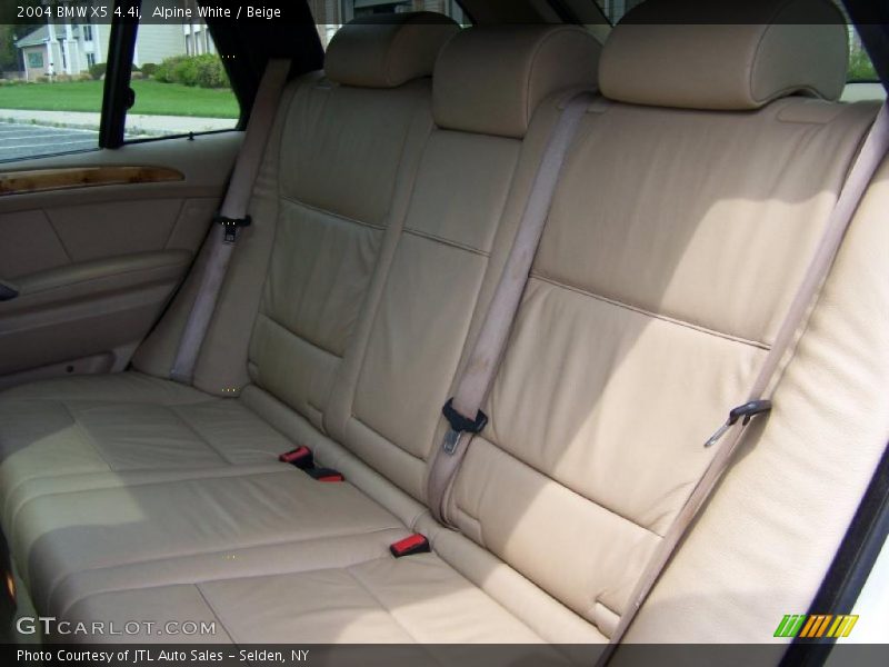 Alpine White / Beige 2004 BMW X5 4.4i