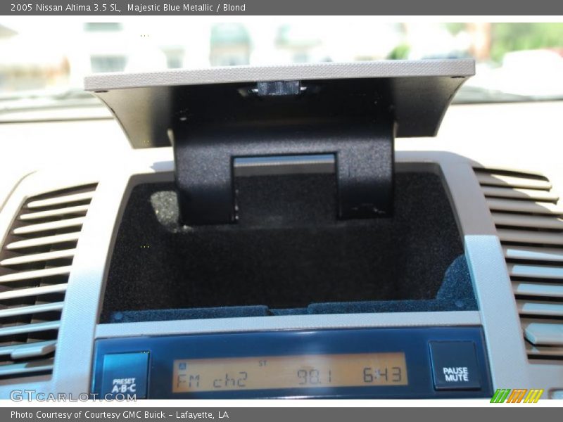 Majestic Blue Metallic / Blond 2005 Nissan Altima 3.5 SL