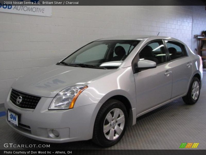Brilliant Silver / Charcoal 2009 Nissan Sentra 2.0