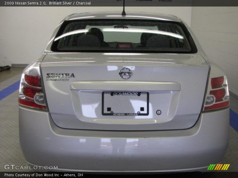 Brilliant Silver / Charcoal 2009 Nissan Sentra 2.0