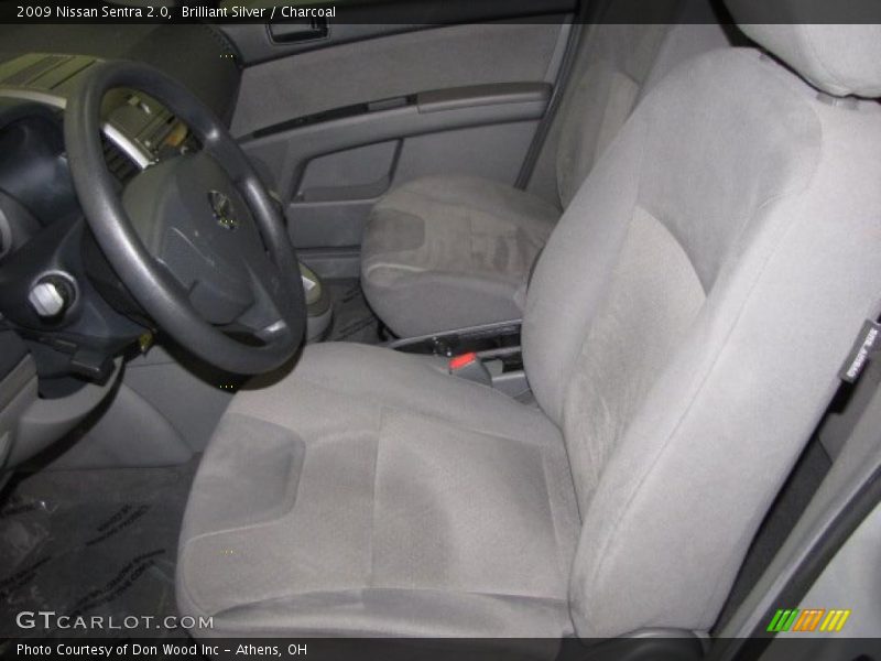 Brilliant Silver / Charcoal 2009 Nissan Sentra 2.0