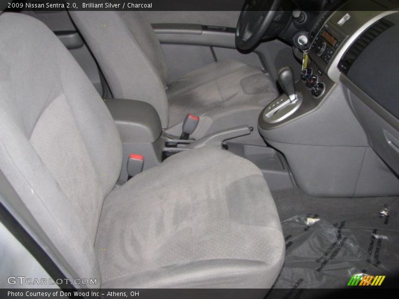Brilliant Silver / Charcoal 2009 Nissan Sentra 2.0
