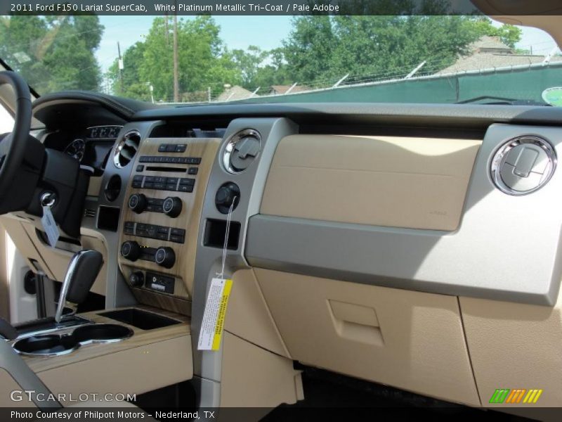 White Platinum Metallic Tri-Coat / Pale Adobe 2011 Ford F150 Lariat SuperCab