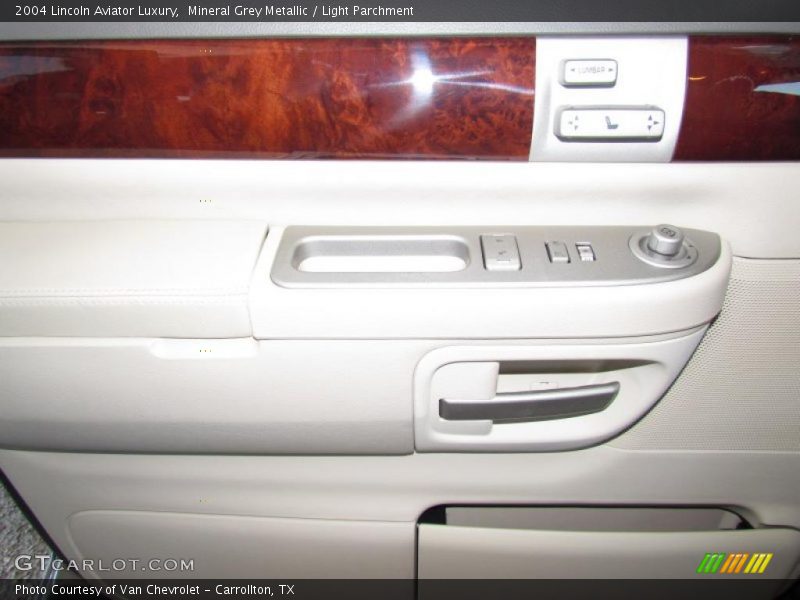 Mineral Grey Metallic / Light Parchment 2004 Lincoln Aviator Luxury