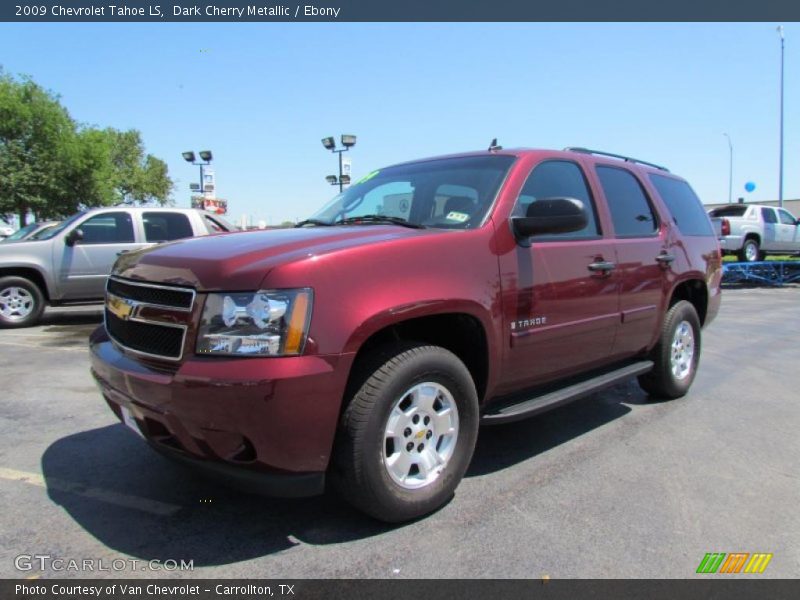 Front 3/4 View of 2009 Tahoe LS