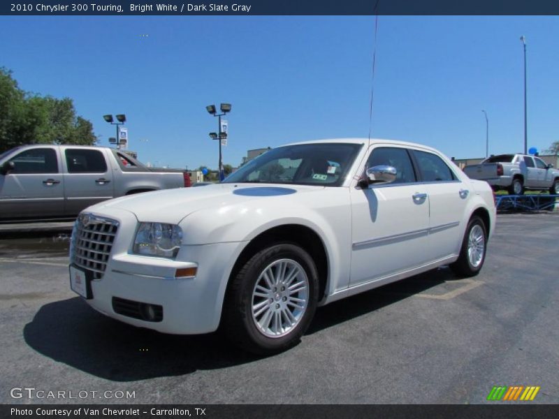 Bright White / Dark Slate Gray 2010 Chrysler 300 Touring