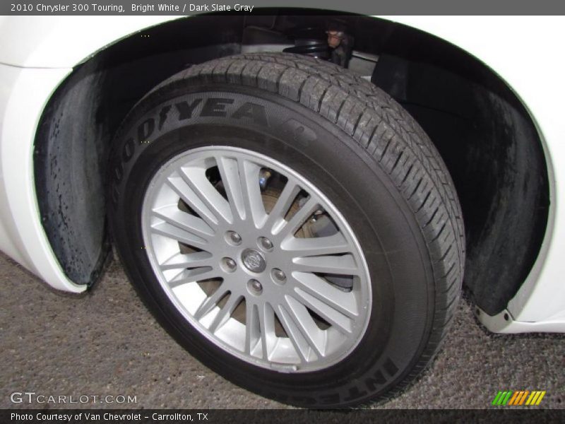 Bright White / Dark Slate Gray 2010 Chrysler 300 Touring