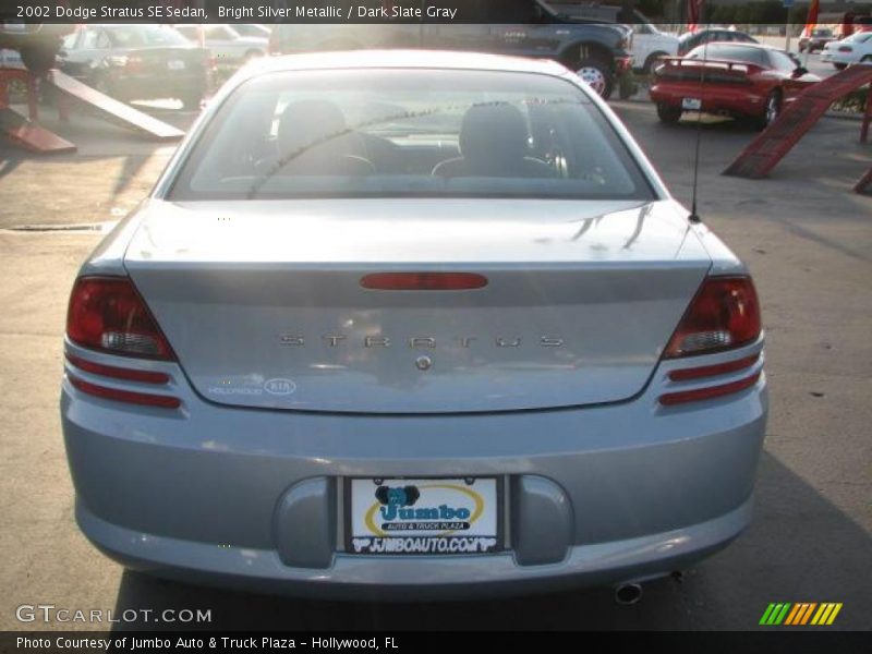 Bright Silver Metallic / Dark Slate Gray 2002 Dodge Stratus SE Sedan
