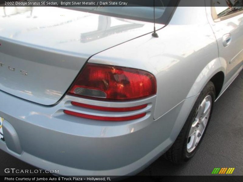 Bright Silver Metallic / Dark Slate Gray 2002 Dodge Stratus SE Sedan