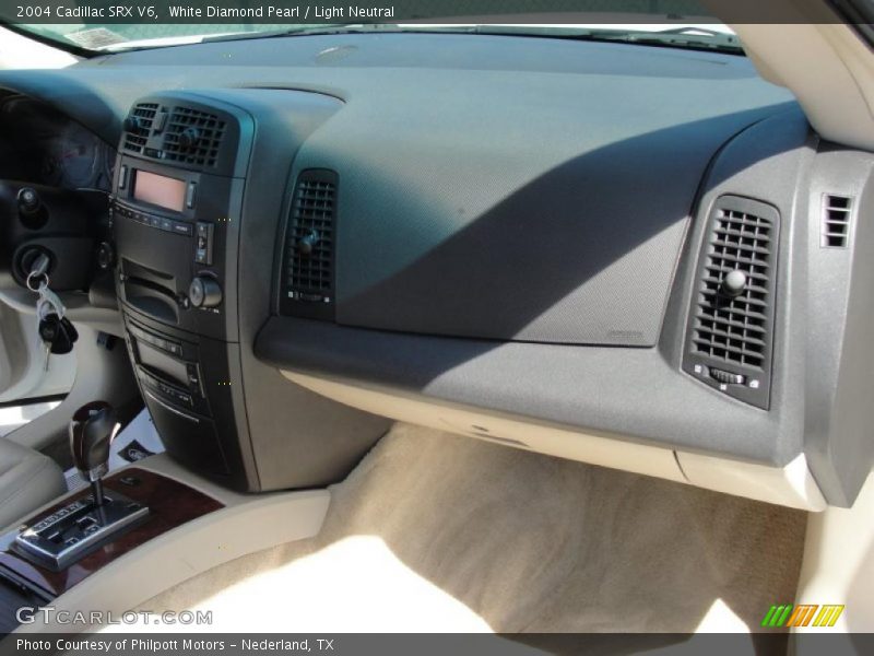 White Diamond Pearl / Light Neutral 2004 Cadillac SRX V6