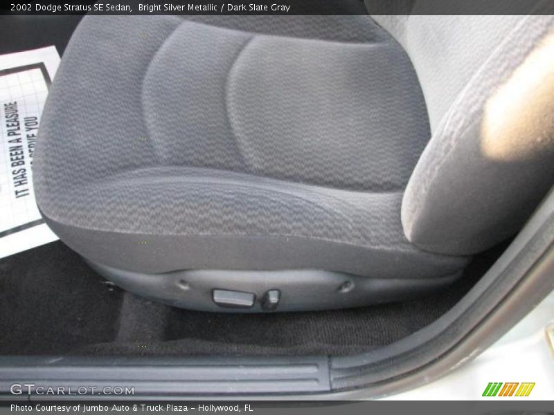Bright Silver Metallic / Dark Slate Gray 2002 Dodge Stratus SE Sedan