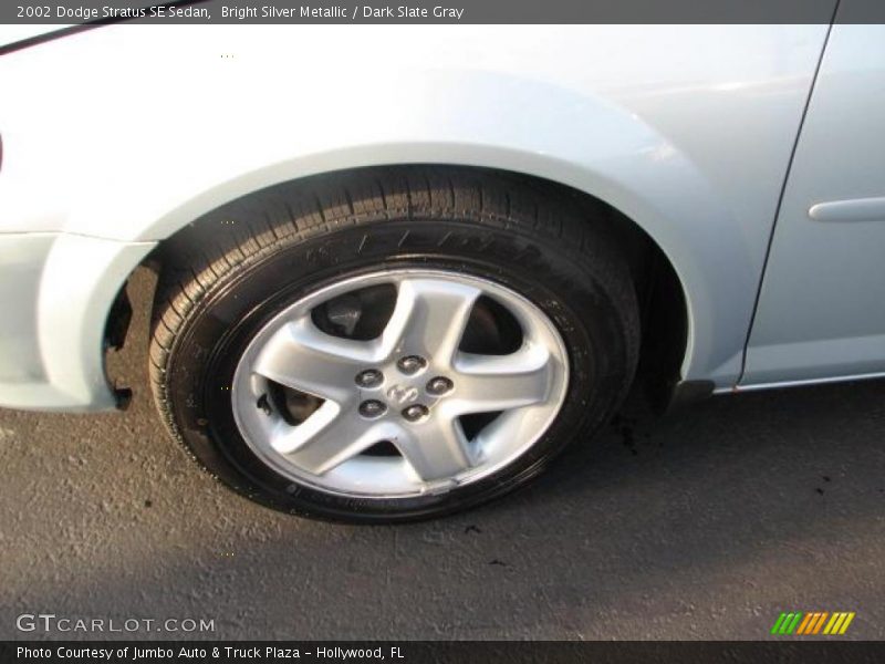 Bright Silver Metallic / Dark Slate Gray 2002 Dodge Stratus SE Sedan