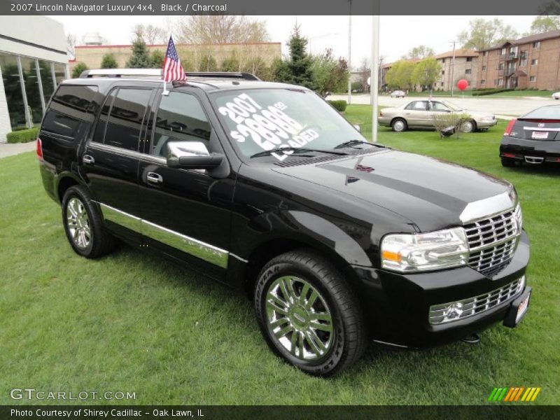 Front 3/4 View of 2007 Navigator Luxury 4x4
