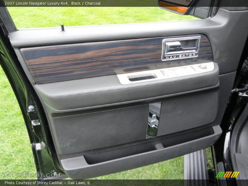 Door Panel of 2007 Navigator Luxury 4x4