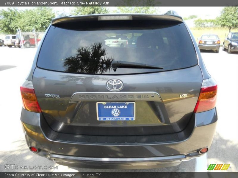Magnetic Gray Metallic / Ash 2009 Toyota Highlander Sport